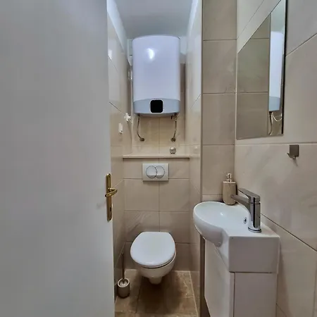 Apartment Maja Omis