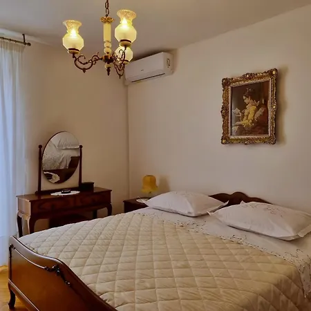 Maja Apartment *
