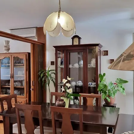 Maja Apartment *